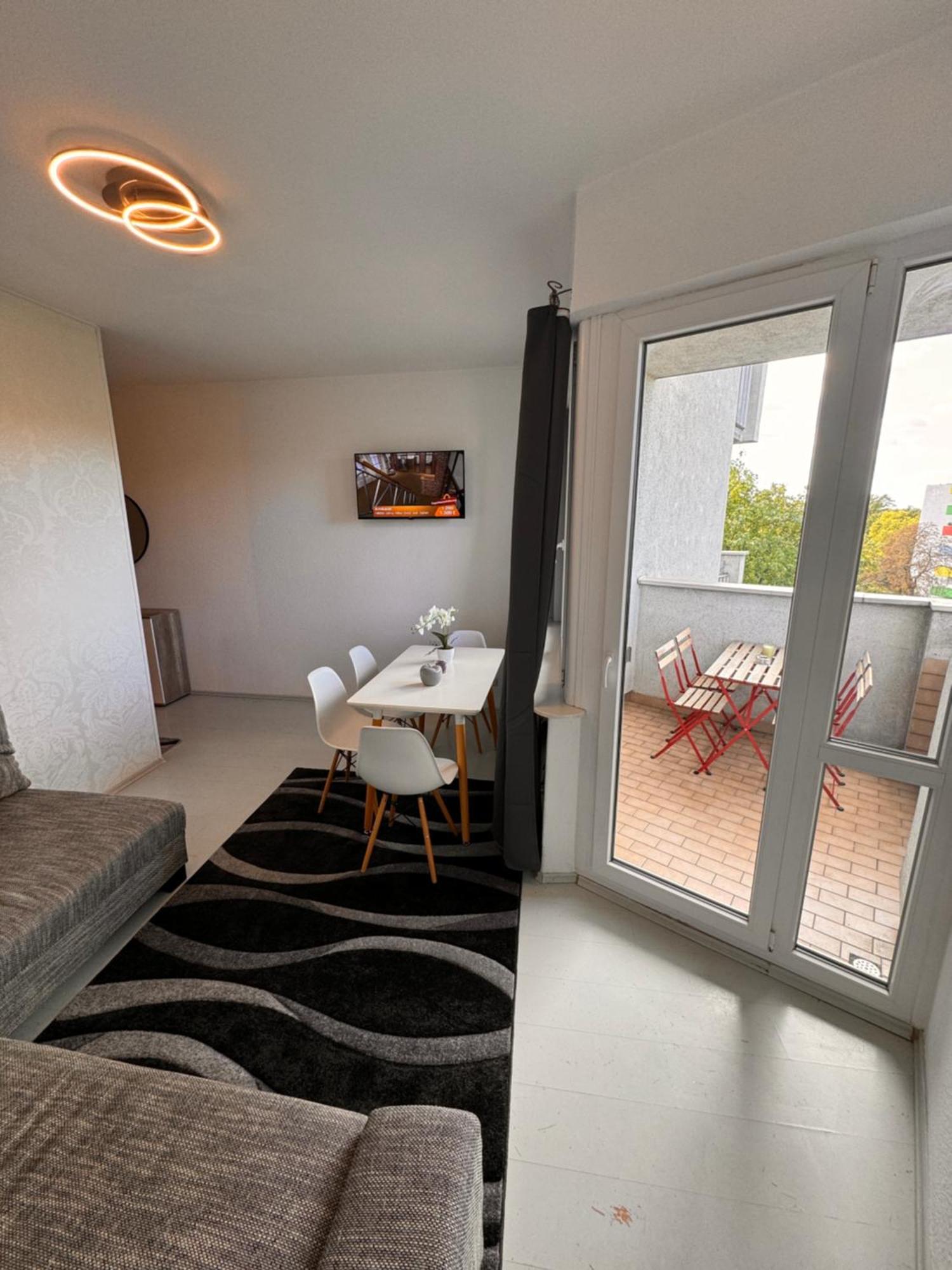 Hubert Apartment เบอร์ลิน ภายนอก รูปภาพ